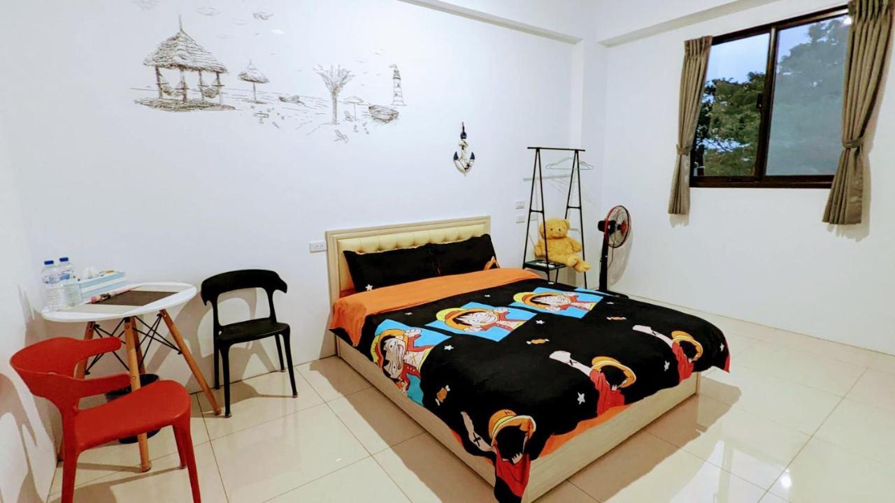 Yu Hai B&B Джиаоси Екстериор снимка