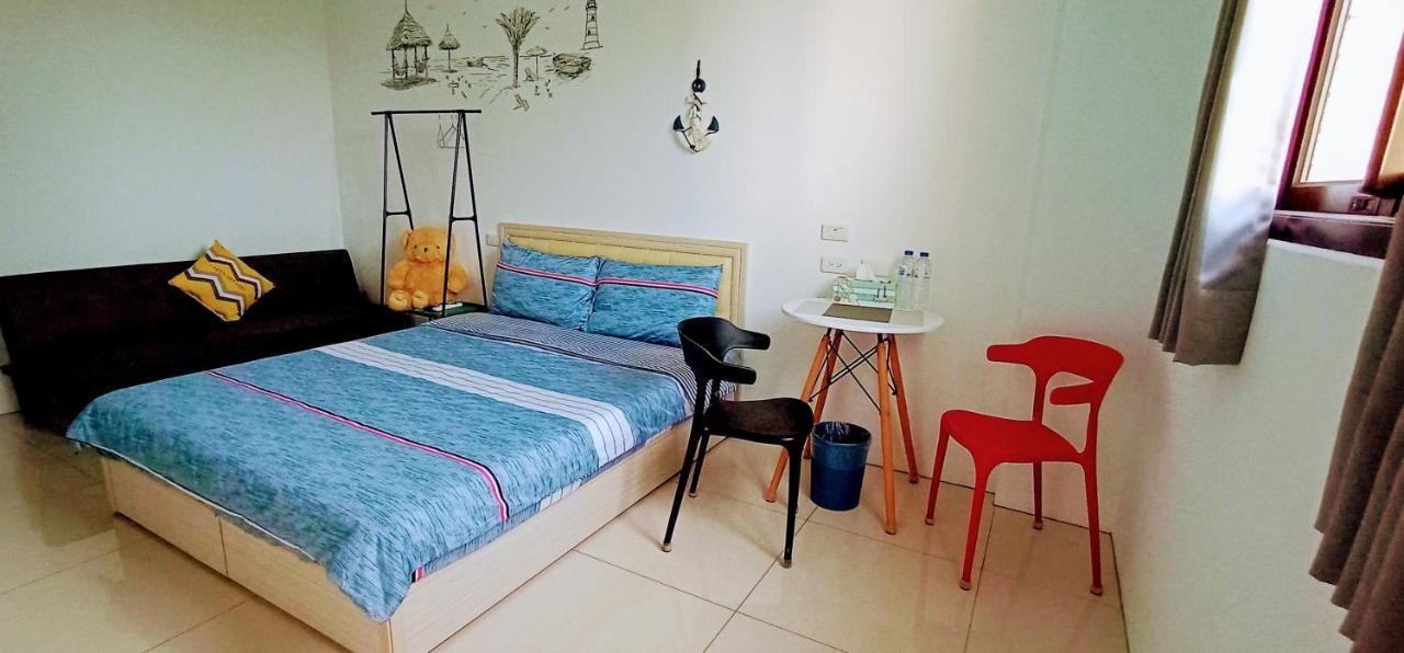 Yu Hai B&B Джиаоси Екстериор снимка