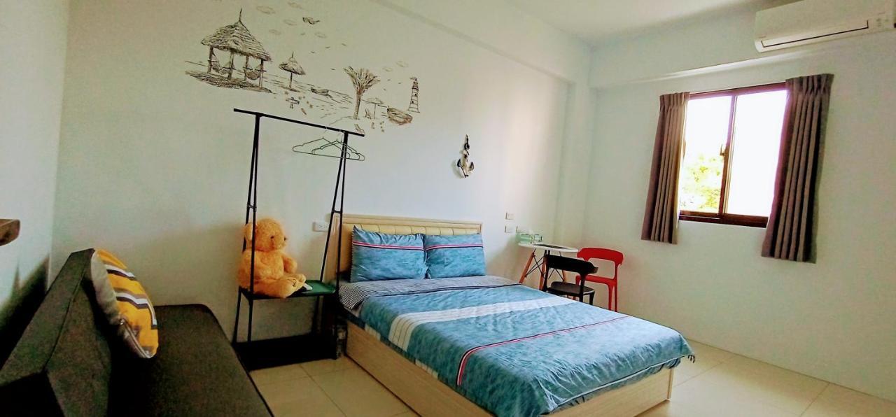 Yu Hai B&B Джиаоси Екстериор снимка